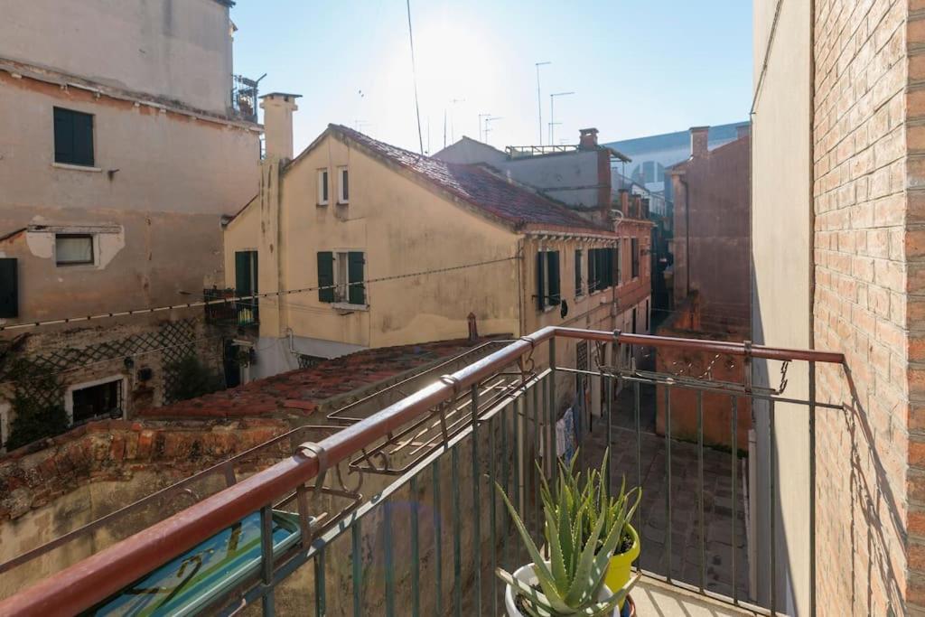 Casa Carla - Comodo Appartamento In Venice Cannaregio - 2 Camere Private Eksteriør bilde